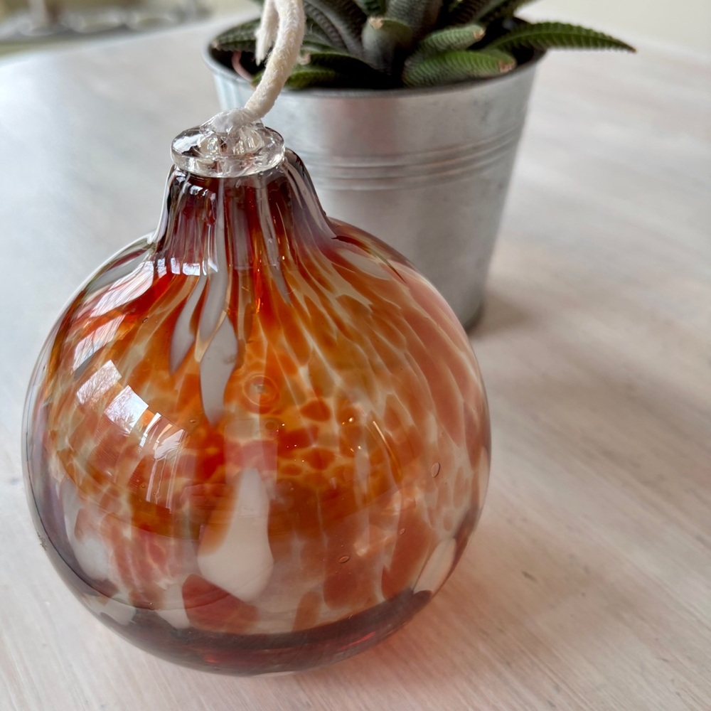 Vintage Amber & White Swirl Glass Oil Lamp.